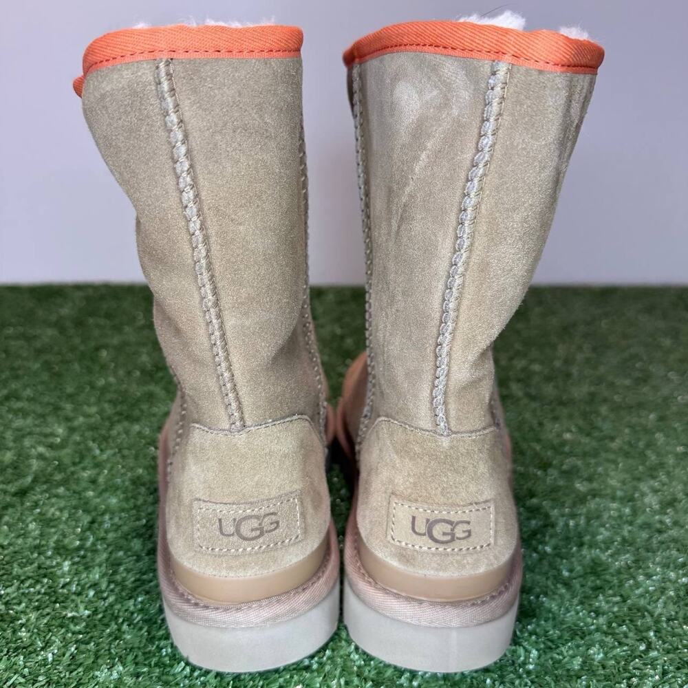 UGG Classic Short Zipper Tape Logo boots Beige Suede women’s 7 size - Picture 5 of 6